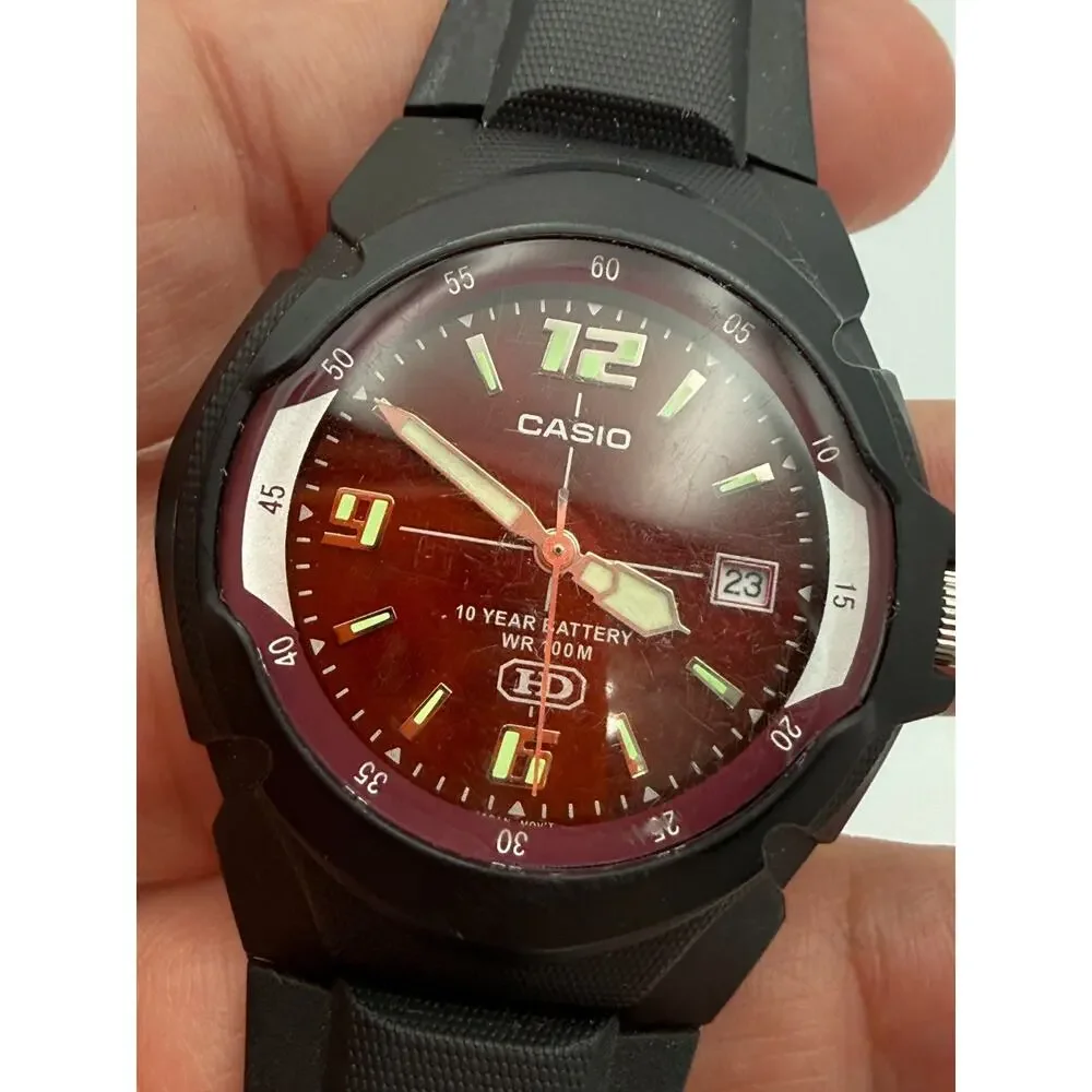 Vintage Casio Quartz HD MW-600 2719 Red Dial Black Resin Factory Band GLOWS